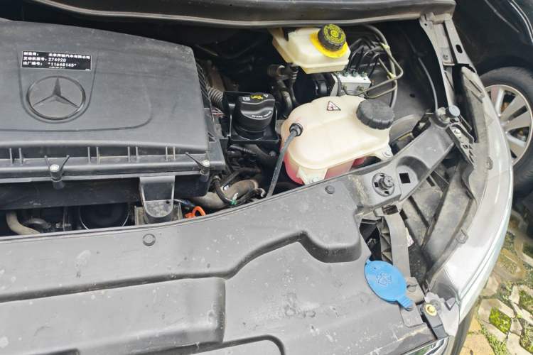 Used Mercedes-Benz Vito 2023 2.0T Business Version 7 Seats Engine Bay Left