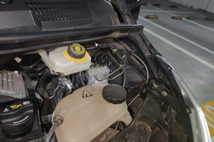 Used Mercedes-Benz Vito 2023 2.0T Business Version 7 Seats Engine Bay Left