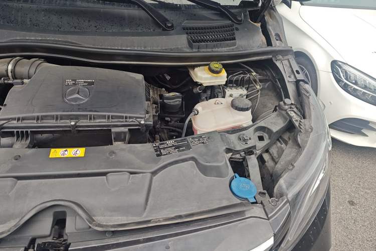 Used Mercedes-Benz Vito 2023 2.0T Business Version 7 Seats Engine Bay Left