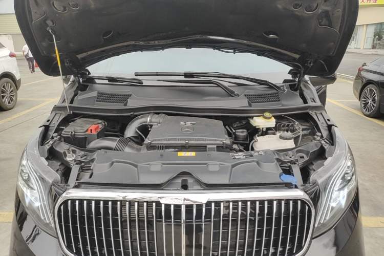 Used Mercedes-Benz Vito 2023 2.0T Business Version 7 Seats Engine Bay