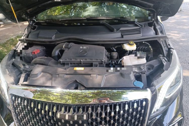 Used Mercedes-Benz Vito 2023 2.0T Business Version 7 Seats Engine Bay