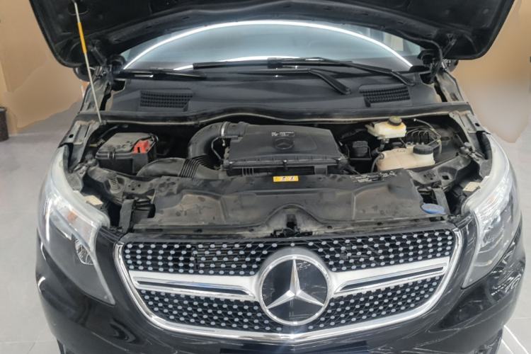 Used Mercedes-Benz Vito 2023 2.0T Business Version 7 Seats Engine Bay