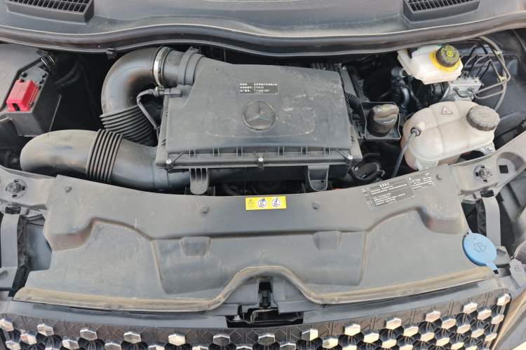 Used Mercedes-Benz Vito 2023 2.0T Elite Version 7 Seats Engine Bay