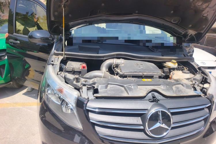 Used Mercedes-Benz Vito 2023 2.0T Elite Version 7 Seats Engine Bay Right