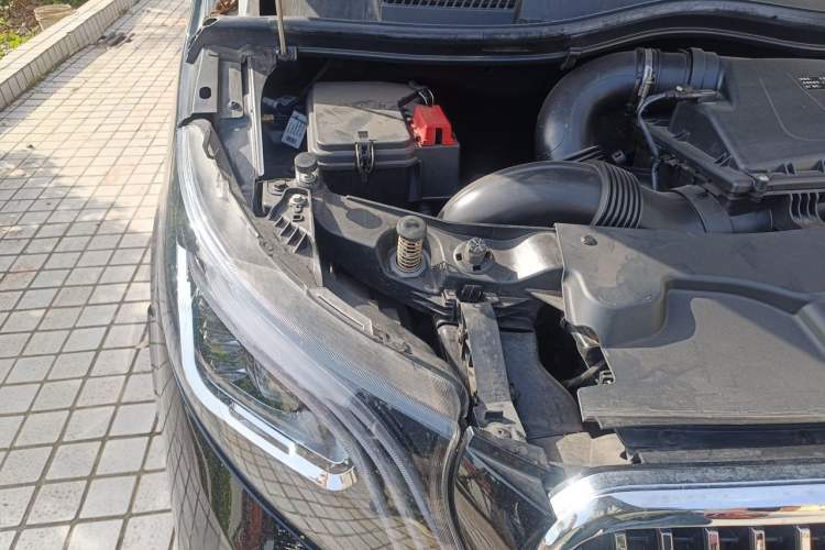 Used Mercedes-Benz Vito 2023 2.0T Business Version 7 Seats Engine Bay Right