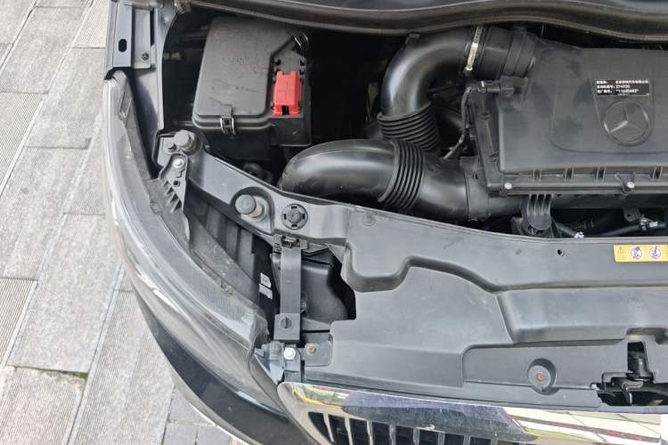 Used Mercedes-Benz Vito 2023 2.0T Elite Version 7 Seats Engine Bay Right