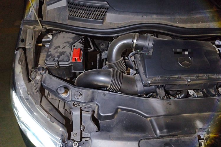 Used Mercedes-Benz Vito 2023 2.0T Business Version 7 Seats Engine Bay Right