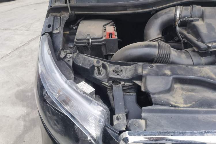 Used Mercedes-Benz Vito 2023 2.0T Business Version 7 Seats Engine Bay Right