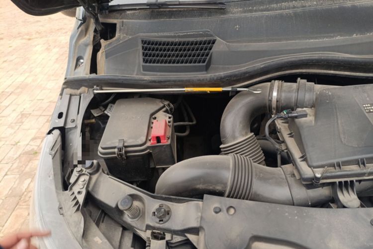 Used Mercedes-Benz Vito 2023 2.0T Elite Version 7 Seats Engine Bay Right