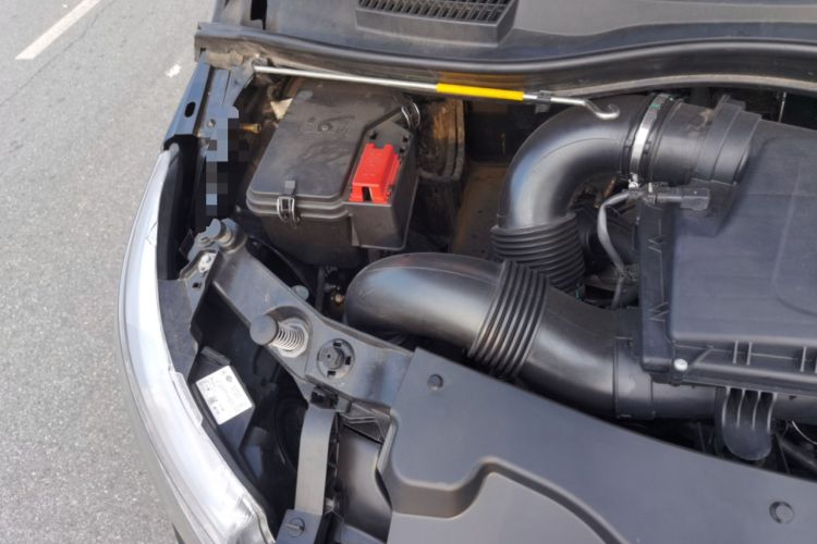 Used Mercedes-Benz Vito 2023 2.0T Business Version 7 Seats Engine Bay Right