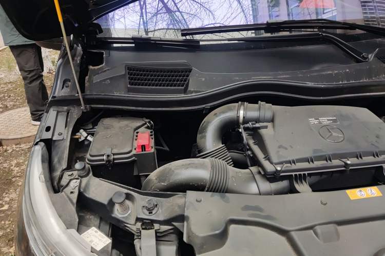 Used Mercedes-Benz Vito 2023 2.0T Business Version 7 Seats Engine Bay Right
