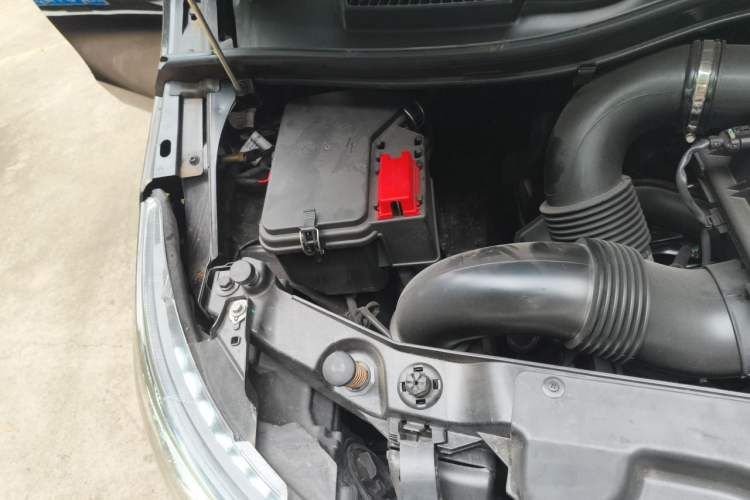 Used Mercedes-Benz Vito 2023 2.0T Business Version 7 Seats Engine Bay Right