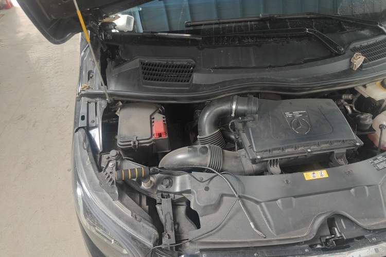 Used Mercedes-Benz Vito 2023 2.0T Elite Version 7 Seats Engine Bay Right