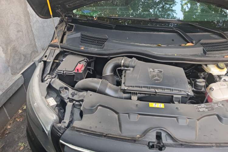 Used Mercedes-Benz Vito 2023 2.0T Business Version 7 Seats Engine Bay Right