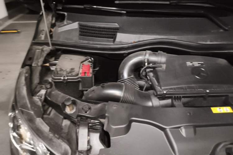 Used Mercedes-Benz Vito 2023 2.0T Elite Version 7 Seats Engine Bay Right