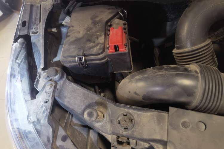 Used Mercedes-Benz Vito 2023 2.0T Elite Version 7 Seats Engine Bay Right