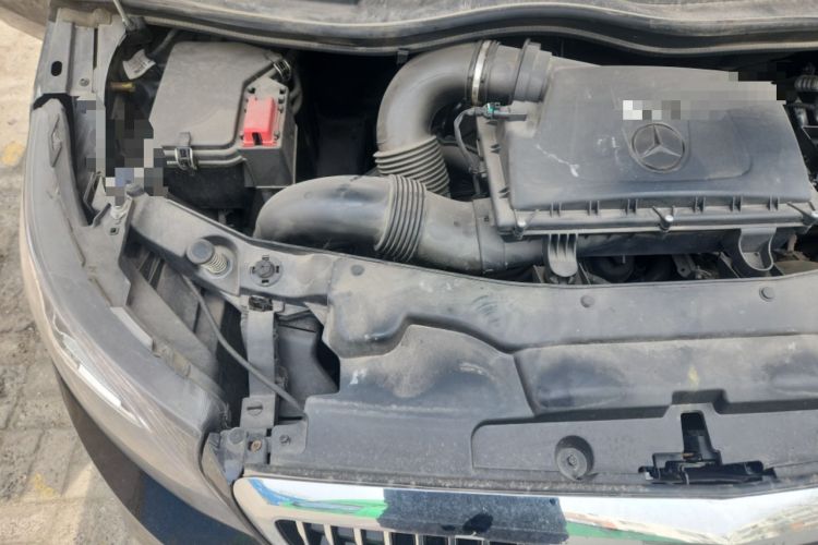 Used Mercedes-Benz Vito 2023 2.0T Elite Version 7 Seats Engine Bay Right