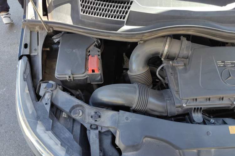 Used Mercedes-Benz Vito 2023 2.0T Elite Version 7 Seats Engine Bay Right