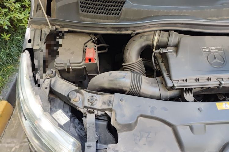 Used Mercedes-Benz Vito 2023 2.0T Elite Version 7 Seats Engine Bay Right