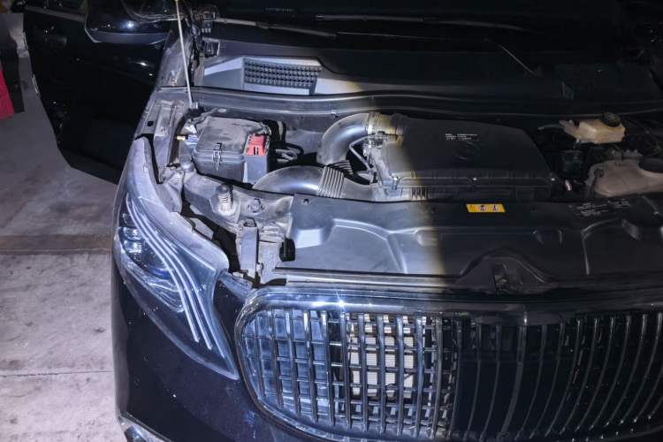 Used Mercedes-Benz Vito 2023 2.0T Business Version 7 Seats Engine Bay Right