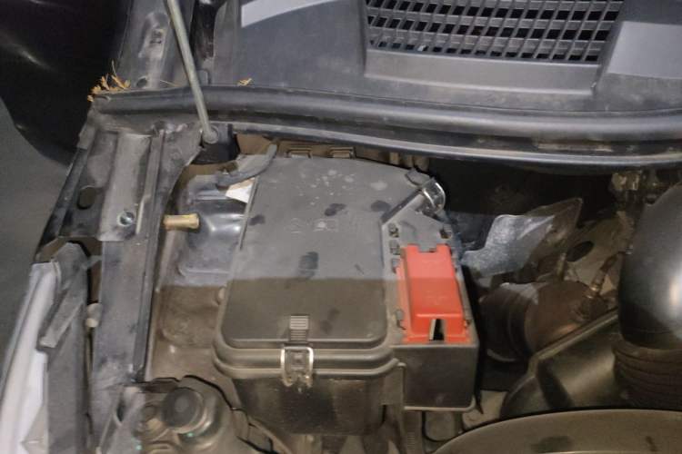 Used Mercedes-Benz Vito 2023 2.0T Business Version 7 Seats Engine Bay Right