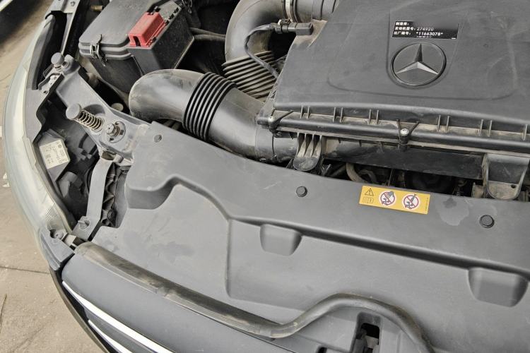 Used Mercedes-Benz Vito 2023 2.0T Elite Version 7 Seats Engine Bay Right
