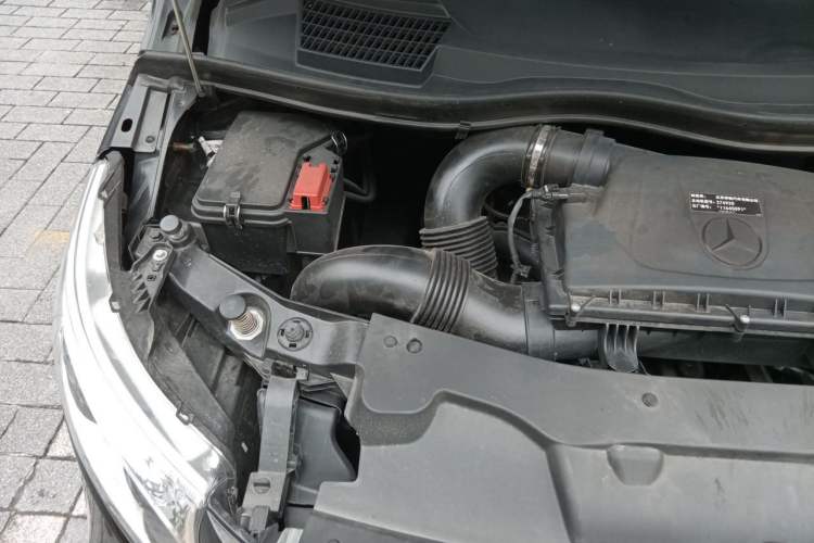Used Mercedes-Benz Vito 2023 2.0T Elite Version 7 Seats Engine Bay Right