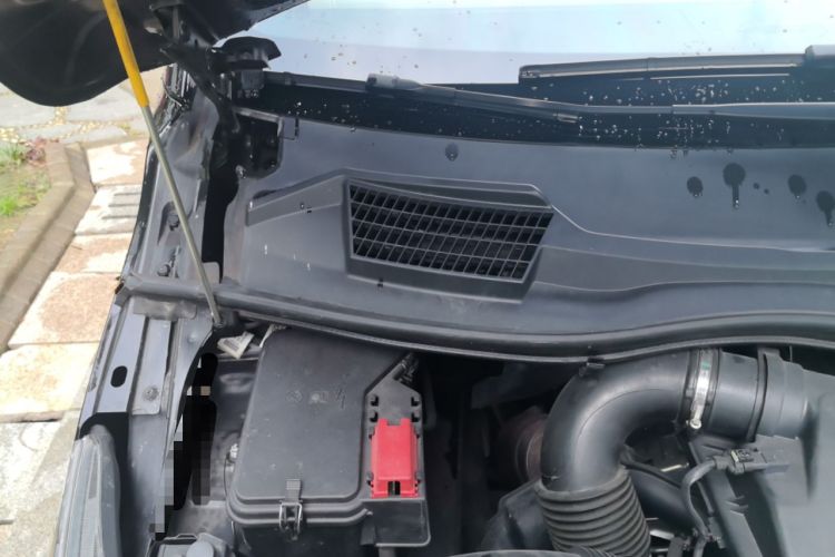 Used Mercedes-Benz Vito 2023 2.0T Business Version 7 Seats Engine Bay Right