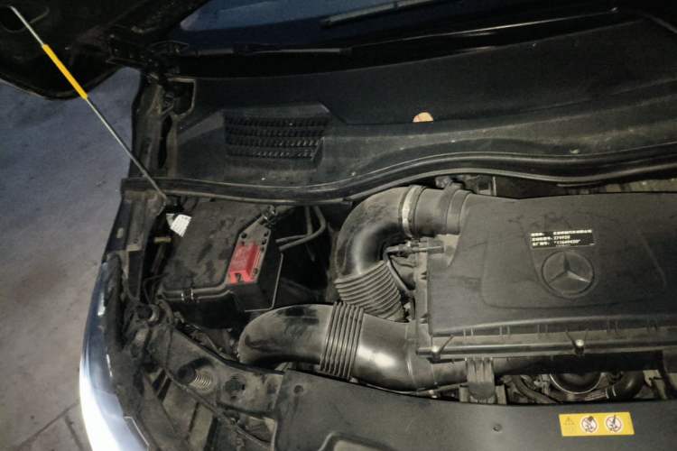 Used Mercedes-Benz Vito 2023 2.0T Elite Version 7 Seats Engine Bay Right