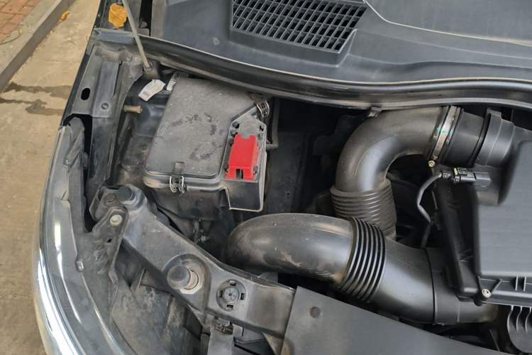 Used Mercedes-Benz Vito 2023 2.0T Elite Version 7 Seats Engine Bay Right