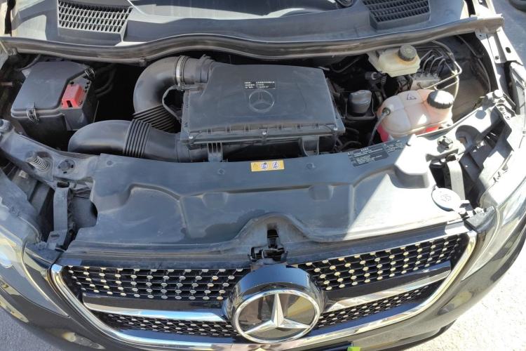 Used Mercedes-Benz Vito 2023 2.0T Elite Version 7 Seats Engine Bay