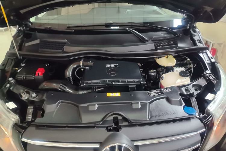 Used Mercedes-Benz Vito 2023 2.0T Business Version 7 Seats Engine Bay