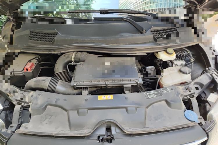 Used Mercedes-Benz Vito 2023 2.0T Elite Version 7 Seats Engine Bay