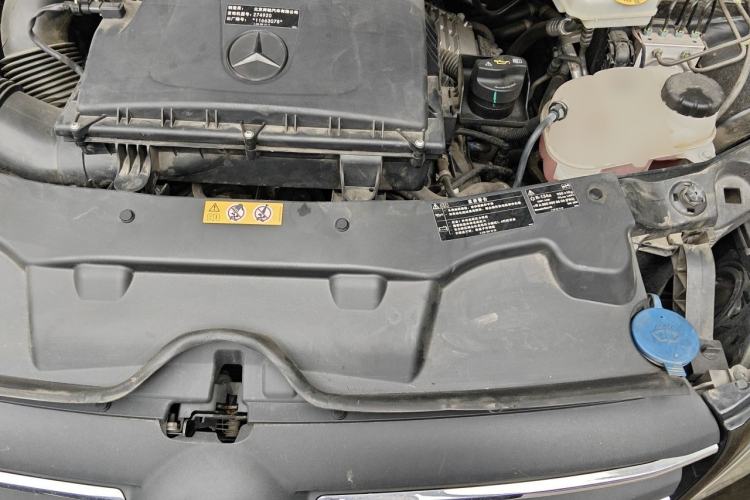 Used Mercedes-Benz Vito 2023 2.0T Elite Version 7 Seats Engine Bay