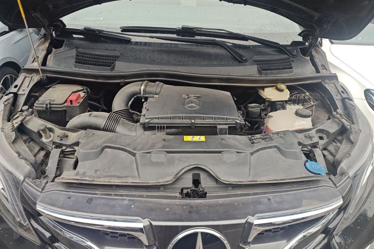 Used Mercedes-Benz Vito 2023 2.0T Business Version 7 Seats Engine Bay