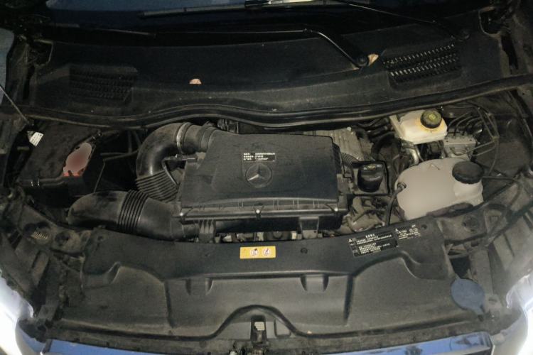 Used Mercedes-Benz Vito 2023 2.0T Elite Version 7 Seats Engine Bay