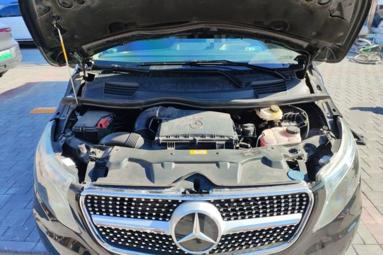 Used Mercedes-Benz Vito 2023 2.0T Business Version 7 Seats Engine Bay