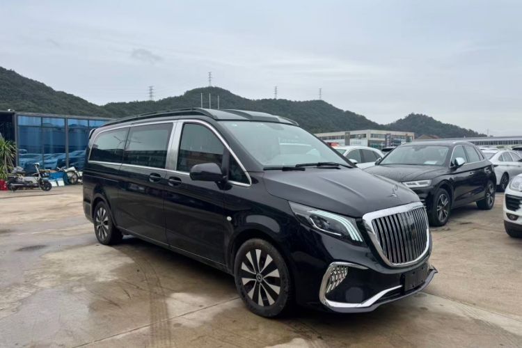 Used Mercedes-Benz Vito 2023 2.0T Elite Version 7 Seats Exterior 2