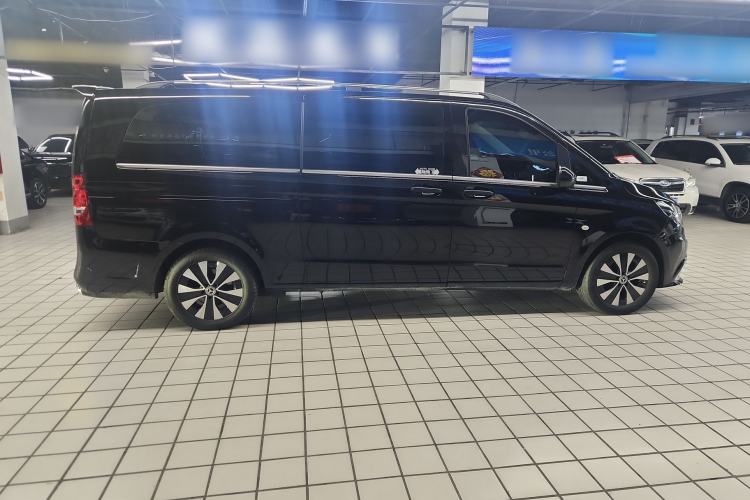 Used Mercedes-Benz Vito 2023 2.0T Elite Version 7 Seats Exterior 3