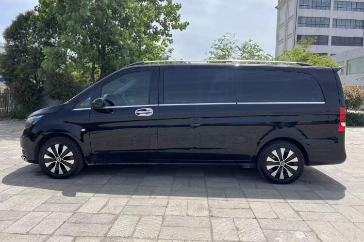 Used Mercedes-Benz Vito 2023 2.0T Elite Version 9 Seats Exterior 3