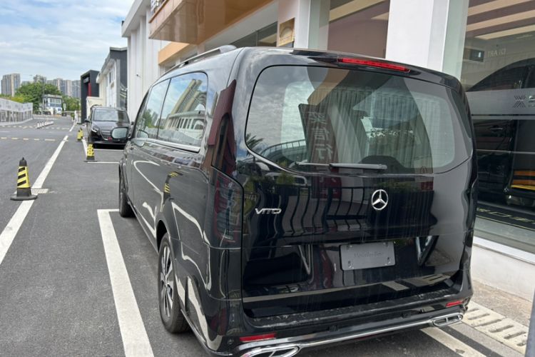 Used Mercedes-Benz Vito 2023 2.0T Elite Version 7 Seats Exterior 4