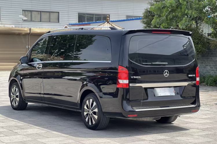 Used Mercedes-Benz Vito 2023 2.0T Elite Version 9 Seats Exterior 4