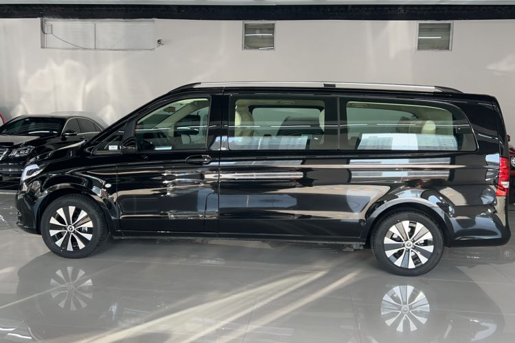 Used Mercedes-Benz Vito 2023 2.0T Elite Version 7 Seats Exterior 5