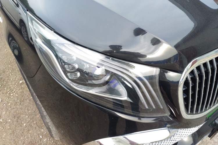 Used Mercedes-Benz Vito 2023 2.0T Elite Version 7 Seats Exterior 6
