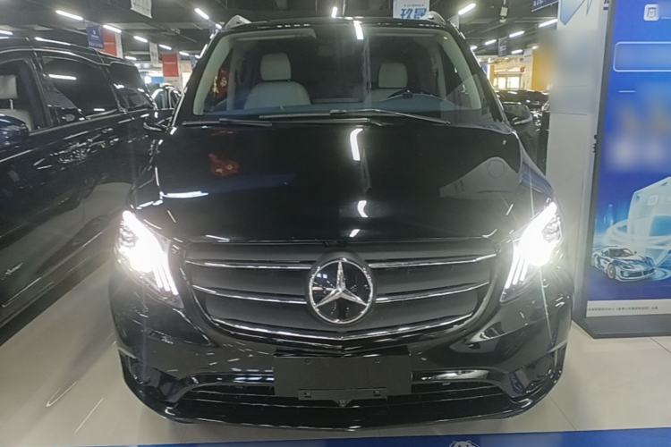 Used Mercedes-Benz Vito 2023 2.0T Elite Version 7 Seats Front