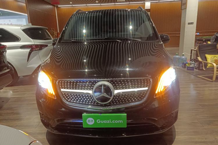 Used Mercedes-Benz Vito 2023 2.0T Elite Version 7 Seats Front