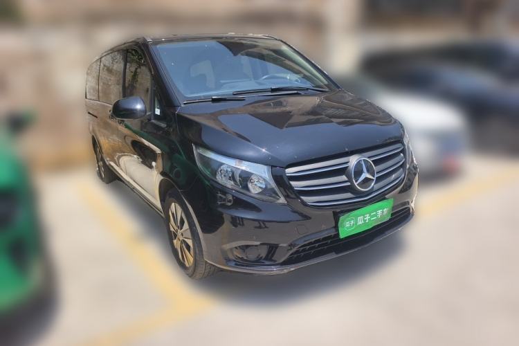 Used Mercedes-Benz Vito 2023 2.0T Elite Version 7 Seats Front Right 45 Deg