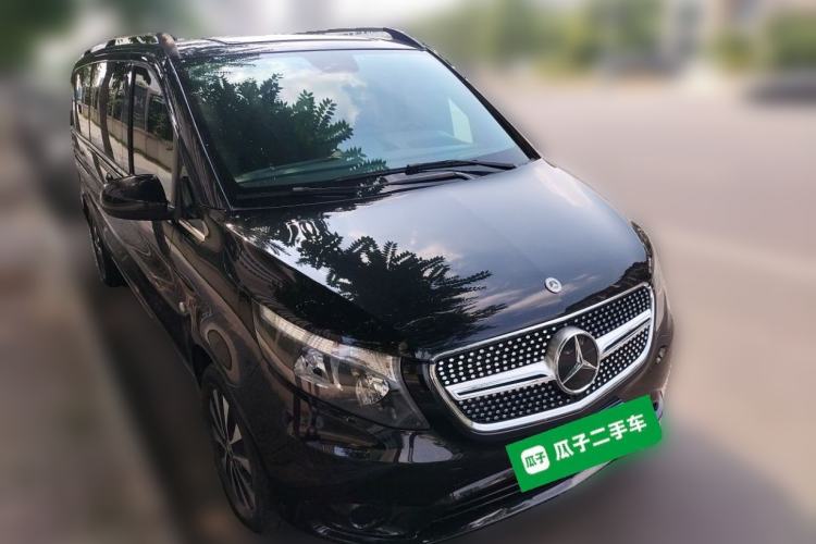 Used Mercedes-Benz Vito 2023 2.0T Elite Version 7 Seats Front Right 45 Deg