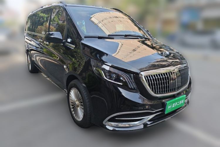 Used Mercedes-Benz Vito 2023 2.0T Elite Version 7 Seats Front Right 45 Deg