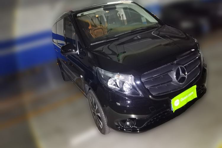 Used Mercedes-Benz Vito 2023 2.0T Business Version 7 Seats Front Right 45 Deg